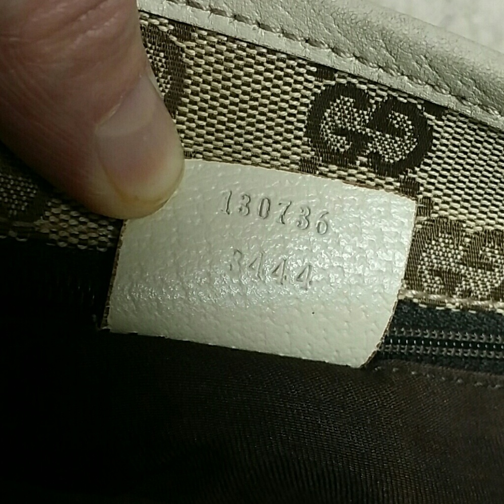 Gucci White Leather Shoulder Bag with Gold Hardware - Picture 8 of 8